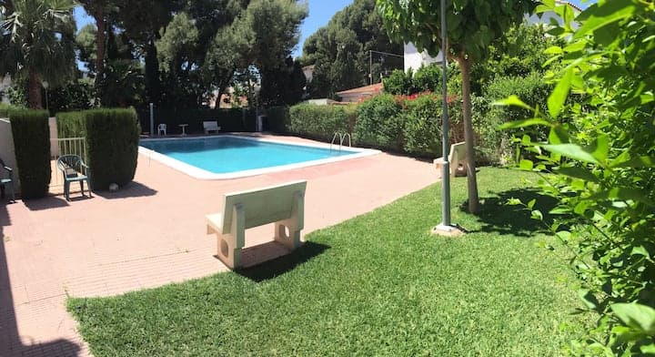 BUNGALOW DE LUXE, 5 chambres et 3 salles de bains à 250 m de la plage