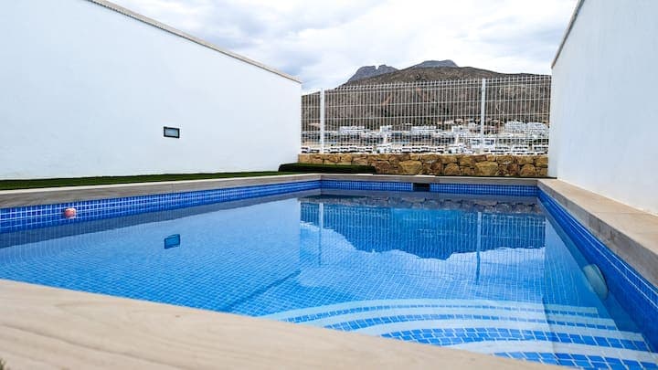 Maison avec piscine personnelle panoramique